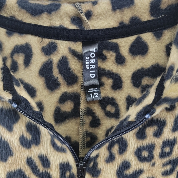 Torrid Cheetah Print Fleece Full Length Cat Ear Lounge Onesie/Costume Size 1/2 - Picture 9 of 14